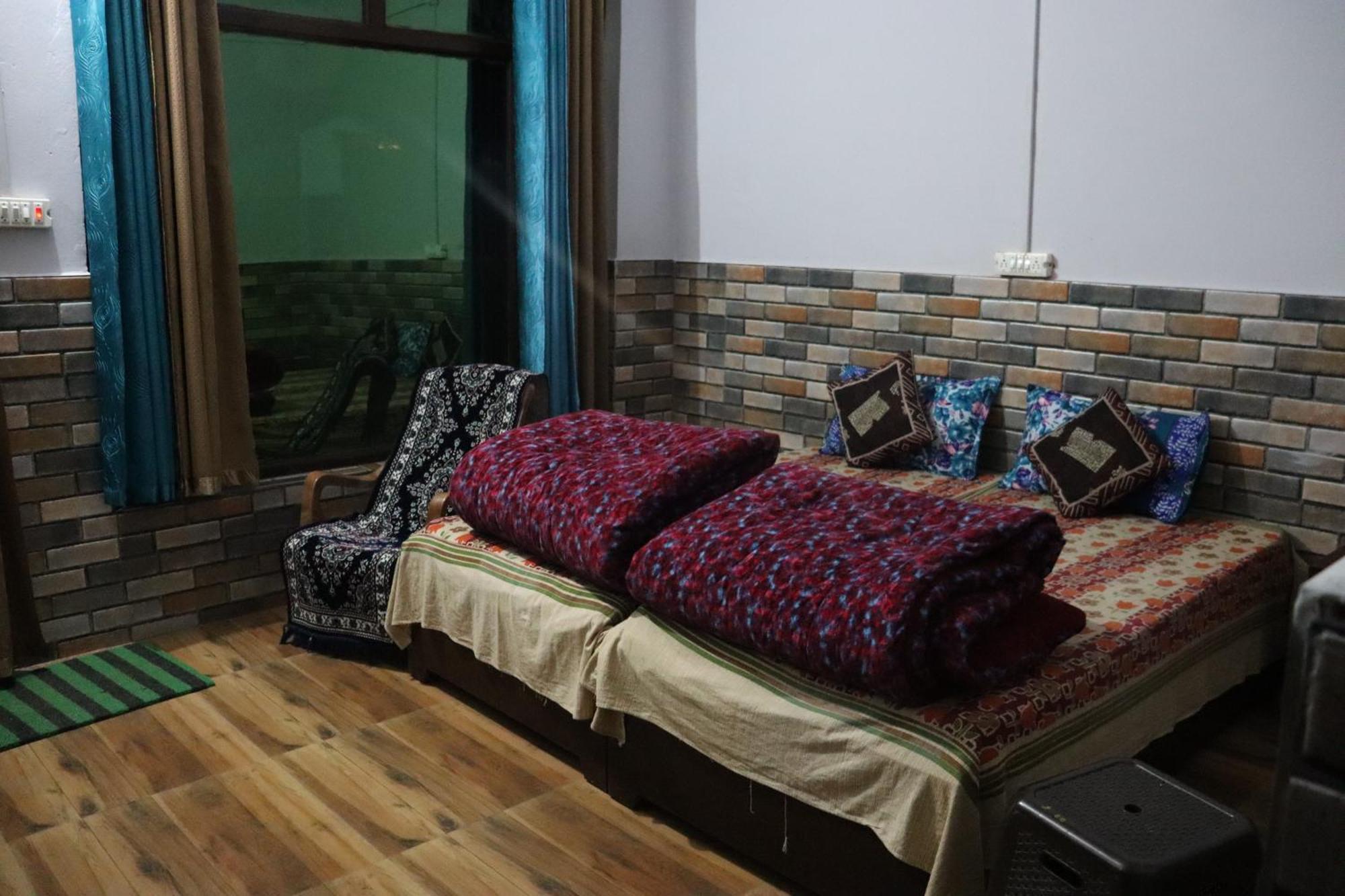 Shanti Home Stay Chaukori Exteriér fotografie